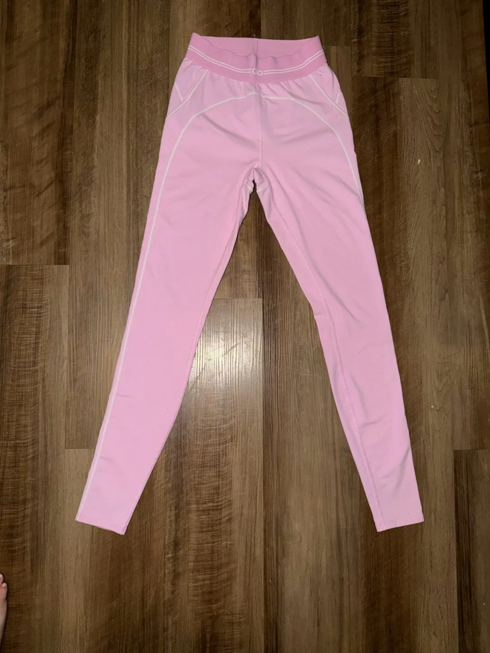 ALO Pink & White Trim Activewear Set – M/XS 💗